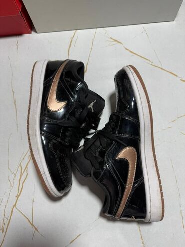 спортивные бриджи мужские: Кроссовки Air Jordan 1 Retro Low - Модель: низкие кеды Air Jordan 1