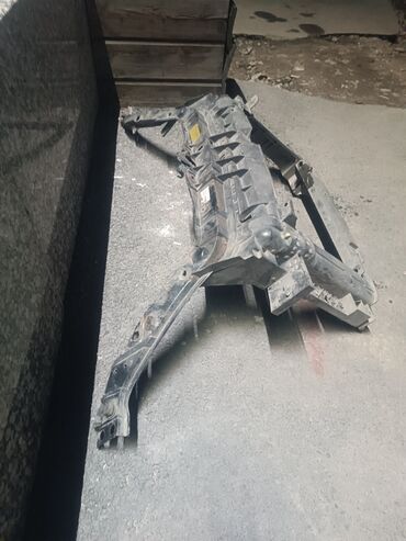 Другие детали кузова: Мазда Демио 2004 до рестайлинг кузовные детали 1.Экран (телевизор) — 1