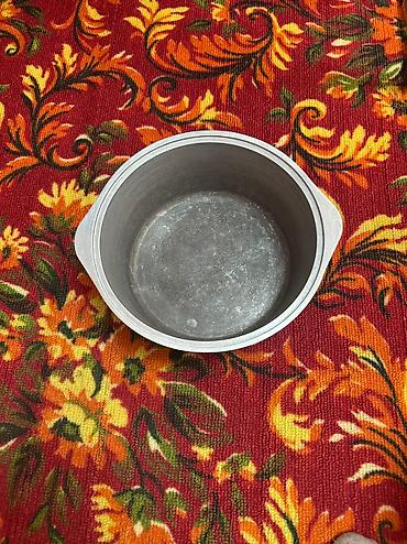 Вазы: Срочная продажа ‼️ Казаны Продаются советские казаны 1) Два казана — 6