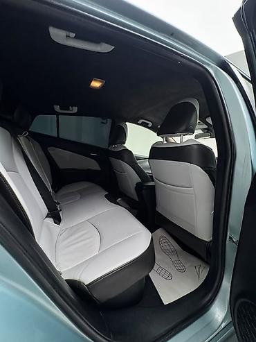 byd e6: Toyota Prius: 2017 г., 1.8 л, Автомат, Гибрид, Хэтчбэк — 6