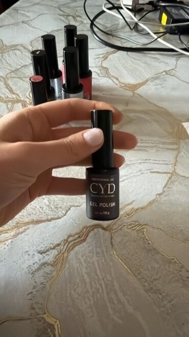 Manikür, pedikür aparatları: Manikür üçün avadanlıq dəsti tək tək də satılır hər biri Tərkib: - — 31