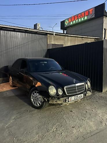 ешка 124: Mercedes-Benz E-Class: 1998 г., 2.3 л, Механика, Бензин, Седан — 2