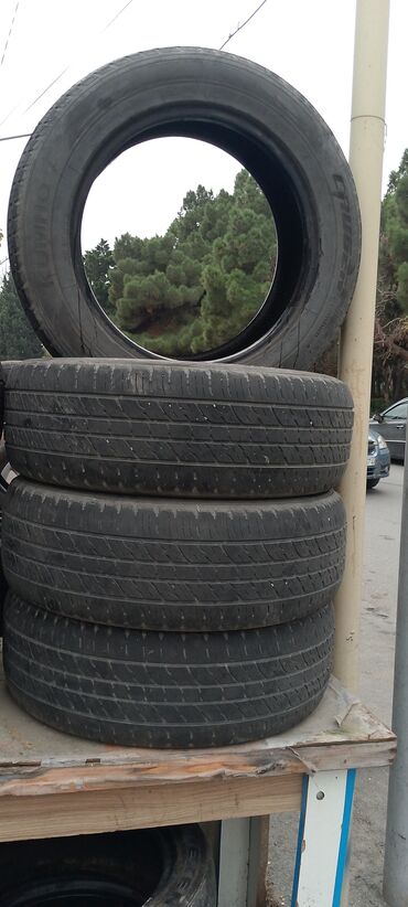 işlənmiş qış təkərləri: İşlənmiş Şin Kumho 235 / 60 / R 18