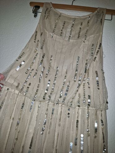večernji topovi za žene nova kolekcija bershka: Lepa letnja haljina