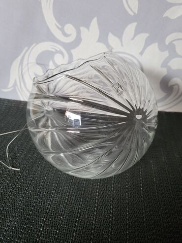 Ostali kućni dekor: Terarijum(saksija) za biljke viseca duvano staklo 90te. Perfektan — 16