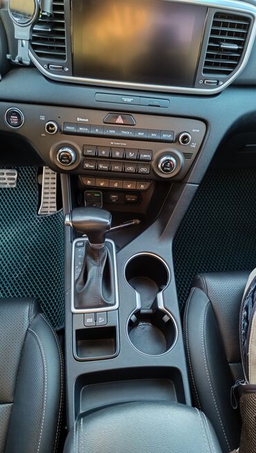 продаю в связи с переездом: Kia Sportage: 2019 г., 2 л, Автомат, Дизель, Кроссовер