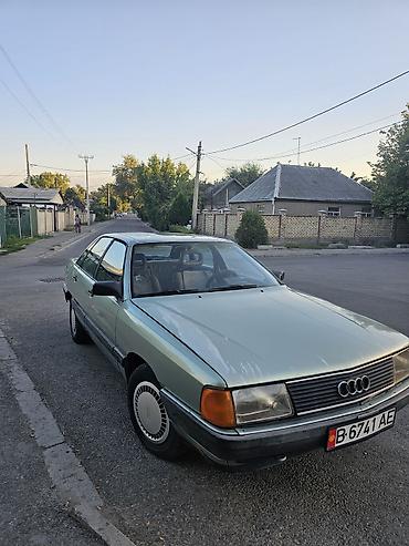Audi 100: 1984 г., 1.8 л, Механика, Бензин, Седан