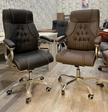 Ofis və oyun kresloları: Yeni, Təkərli, Qolları tənzimlənir, Dəri — 20