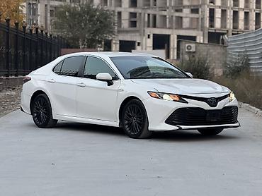 byd tang ev: Toyota Camry: 2018 г., 2.5 л, Автомат, Гибрид, Седан — 3