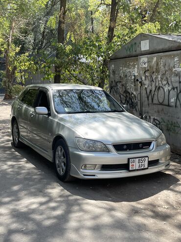 срочно в связи с переездом: Toyota Altezza: 2002 г., 2 л, Автомат, Бензин, Универсал