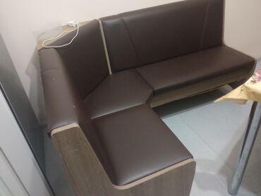 dəri divan: Künc divan, Açılmayan, Bazasız, Süni dəri, Çatdırılma yoxdur