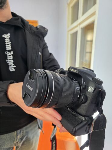 фотоаппарат 16 мегапикселей: 📸 Canon 70D satılır Üzərində verilir: 🔹 2 ədəd lens — 18-135mm və