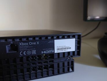 Xbox One: XBOX One X 1Tb Prodajem Xbox One X konzolu, polovna, vrlo malo — 5