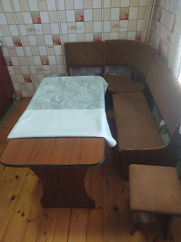 işlənmiş mətbəx masası: Metbex masa desti 110 azn. Divan bazalidir, taburetka 2 ededdir. Unvan — 1