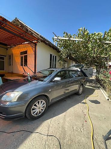 7 местные: Toyota Avensis: 2005 г., 2 л, Механика, Бензин, Универсал — 3