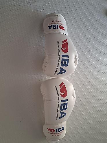 Боксерские перчатки STING IBA Approved, белые - Официальная