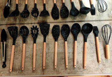 Digər mətbəx aksesuarları: Plastik qaşıq dəsdi.11 ədəd mətbəxdə istifadə etmək üçün qaşıq və