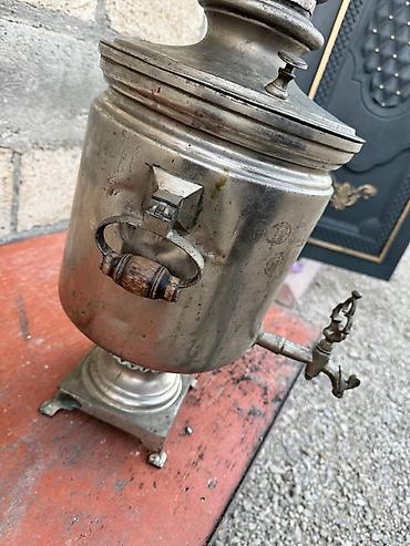 Qədim samovarlar: Məhsul: Köhnə tip samovar (kömür/odunla işləyən) Təsvir: - Material — 4
