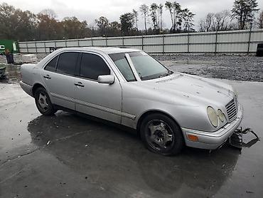 Mercedes-Benz: Mercedes-Benz E-Class: 2 l | 1997 il Sedan — 3