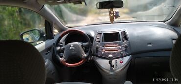 Mitsubishi: Mitsubishi Grandis: 2.4 l | 2003 il 320000 km Van/Minivan — 8