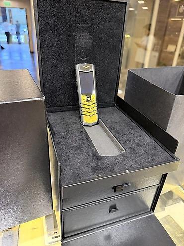 Vertu: Vertu 4 GB, rəng - Qara, Düyməli — 18