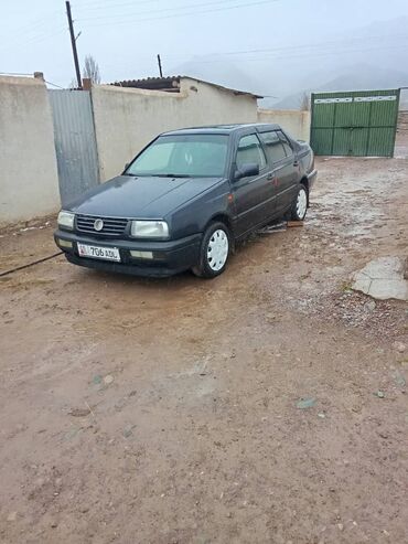 купить запчасти на опель вектра б: Volkswagen Vento: 1994 г., 1.6 л, Механика, Бензин, Седан