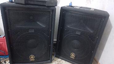 qulaqciq qabi: Səhnə səsi üçün tam komplekt akustik sistem - İki ədəd Yamaha passiv — 1