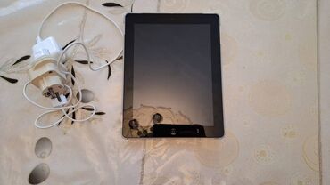 Apple iPad: Heç bir problemi yoxdu, işlək vəziyyatdə. Giymət 20 man