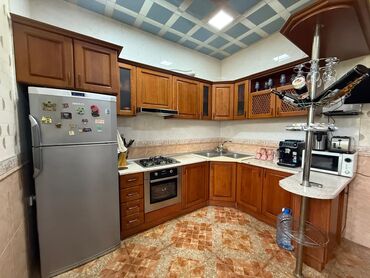 Mətbəx mebeli: Metbex mebeli satilir 400 azn.Olcusu 3,20-2,50