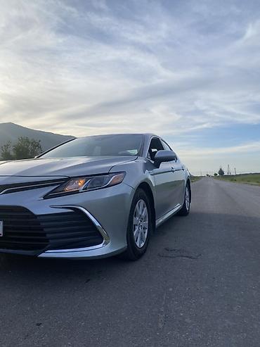 camry 55 xle: Toyota Camry: 2021 г., 2.5 л, Автомат, Гибрид, Седан — 5