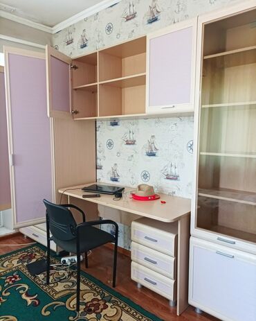 мебель деревянная: Детский гарнитур, цвет - Фиолетовый, Б/у
