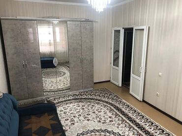 Продажа квартир: 1 комната, 52 м², 106 серия, 4 этаж, Старый ремонт