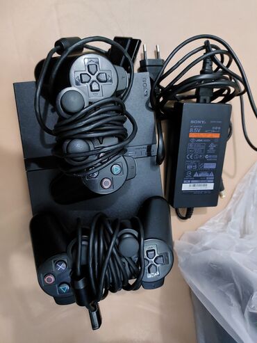 PS2 & PS1 (Sony PlayStation 2 & 1): Playstation 2, в хорошем состоянии Yaxsi veziyetde Barter yoxdu