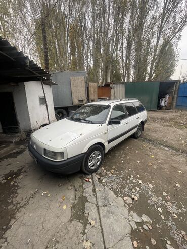 авто кридит: Volkswagen Passat: 1990 г., 1.8 л, Механика, Бензин