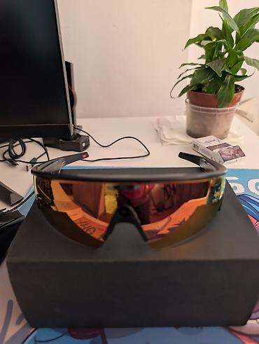 apple m1: Солнцезащитные очки очки, Oakley, Унисекс, Регулируемые носоупоры, Б/у — 1