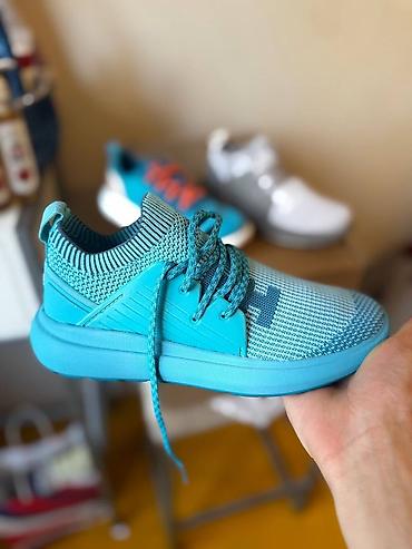 Детская обувь: Кроссовки Helly Hansen оригинал очень удобные . распродажа почти — 1