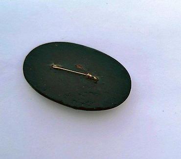 Broševi: Prelepi stari broševi 5 komada. Cena za komad Tri prelepa stara broša — 7