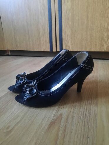 muske cipele srbija: Pumps, Desigual, 38