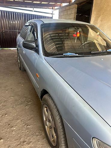Унаа сатуу: Mazda 626: 2000 г., 2 л, Кол менен иштөөчү, Бензин, Хетчбек — 4