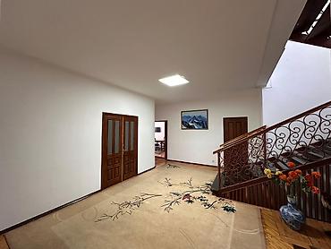 микра: 550 м², 12 комнат, Семейным — 10