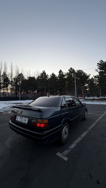 Volkswagen: Volkswagen Passat: 1991 г., 1.8 л, Механика, Бензин, Седан — 1
