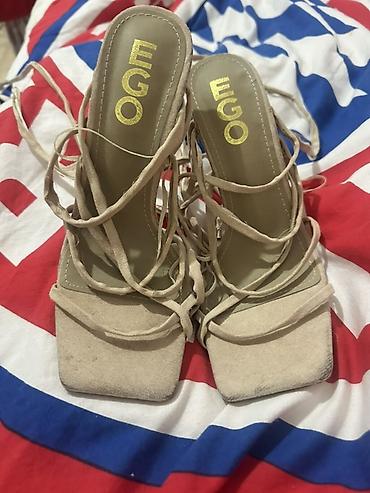 Basanoşka və səndəllər: EGO brend qadın sandal - Rəng: bej/nude - Üst material: zərif süet — 1