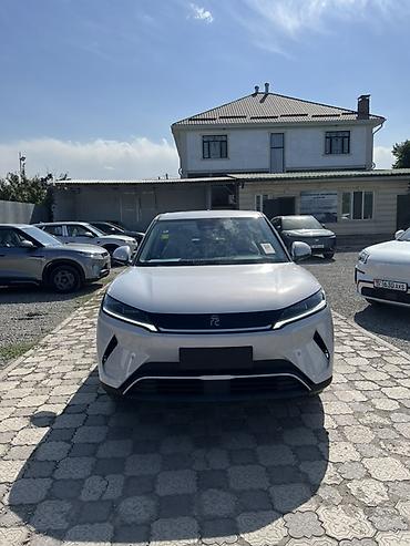 зарядная: BYD Yuan Up: 2026 г., Автомат, Электромобиль, Кроссовер — 1