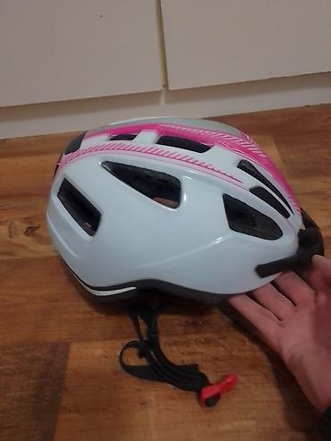 Oprema za bicikliste: Biciklistička kaciga S/M 54-59 – bela sa pink detaljima - Tip — 4