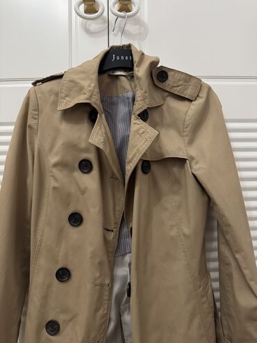 женские плащи с капюшоном: Плащ, Stradivarius, S (EU 36), цвет - Бежевый