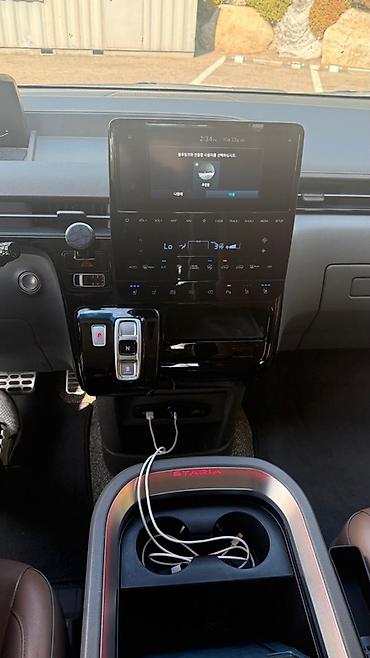 kia stonic: Hyundai Staria: 2021 г., 3.5 л, Автомат, Газ, Минивэн — 8