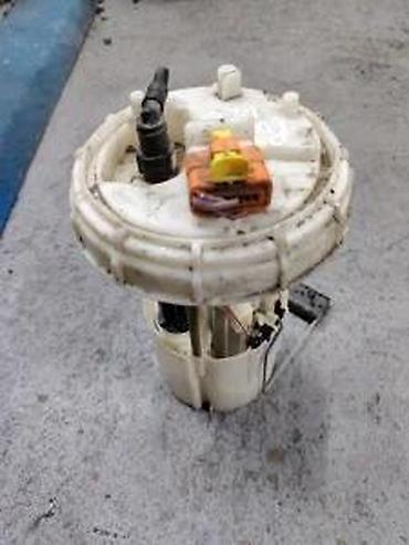 horizontalno: Fiat Punto 3 pumpa u rezervoaru 1.2 benzin. Fiat Punto 3 pumpa u — 2