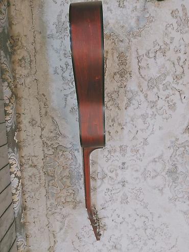 Гитары: Акустическая гитара с вырезом (cutaway), дредноут. - Форм‑фактор — 5