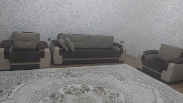 kir: Divan kreslo her biri bazalidi 150manat qiymeti tez elaqe saxlayanla