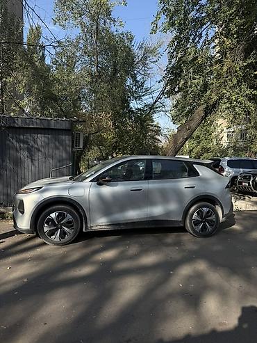 Changan: Changan Qiyuan Q05: 2026 г. — 2